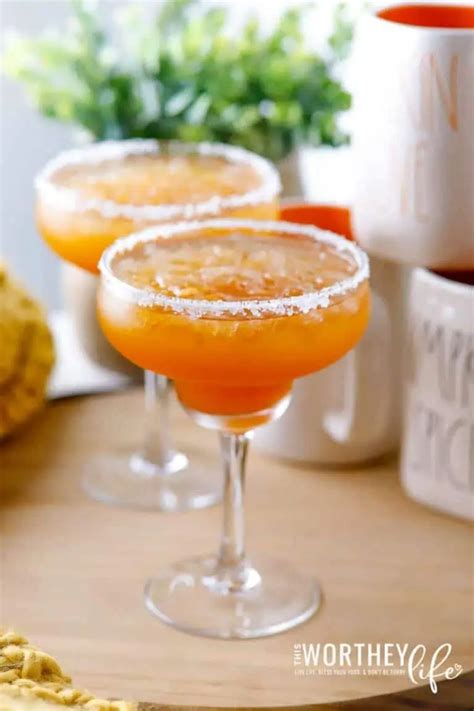 26 Pumpkin Spice Cocktails for Fall Parties - Mix That Drink