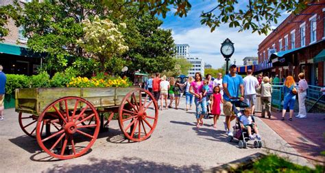 5 Things Not to Miss in Savannah's City Market | VisitSavannah.com