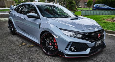 Driven: 2019 Honda Civic Type R Does What No Other Hot Hatch Can ...