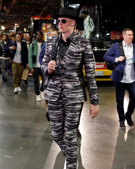 Joe Burrow Super Bowl Suit | California Outfits