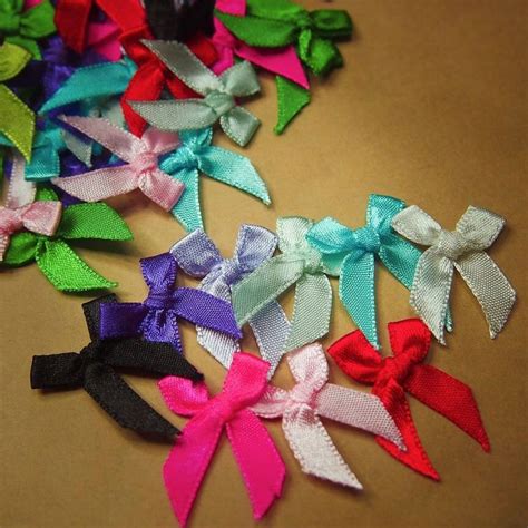 Mixed colour Satin Ribbon Bow Applique #craft365.com | Ribbon bows, Satin ribbon bow, Color mixing