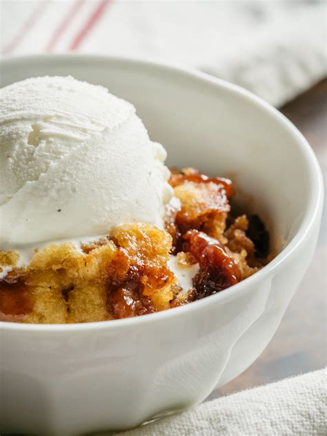 Slow Cooker Peach Cobbler – 12 Tomatoes