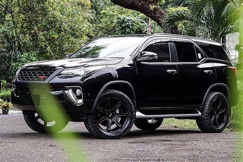 HILUX PANAMA 🇵🇦 on Instagram: “😍🥰 #fortuner black edition #toyota #trd ...