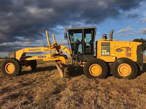 Motor grader operator training at R4,000 only Call us / WhatsApp ...