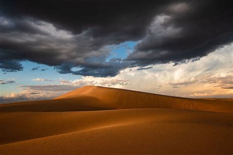 Tips & Tricks for Taking Magical Photos of Desert Landscapes