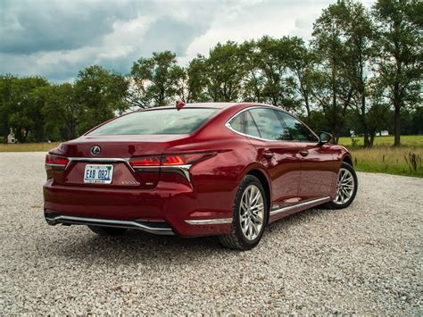 2019 Lexus LS 500h: A hybrid heart yields a more efficient luxury sedan - CNET