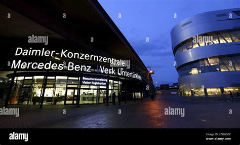 Headquarters Mercedes Benz Stuttgart High Resolution Stock Photography and Images - Alamy