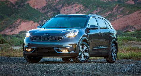 Kia Niro plug-in hybrid crossover | Torque