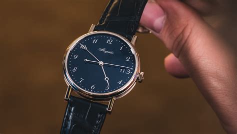 VIDEO: Keeping it classy with the Breguet Classique 5177