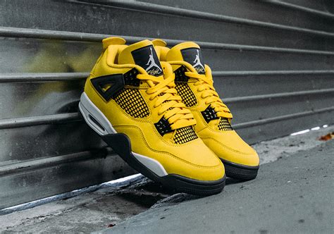 Air Jordan 4 "Lightning" 2021 Buyer's Guide | SneakerNews.com