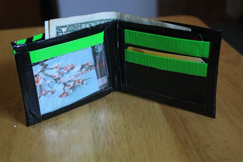 Joyfulgirl Makes: Crafts: Duct Tape Wallet