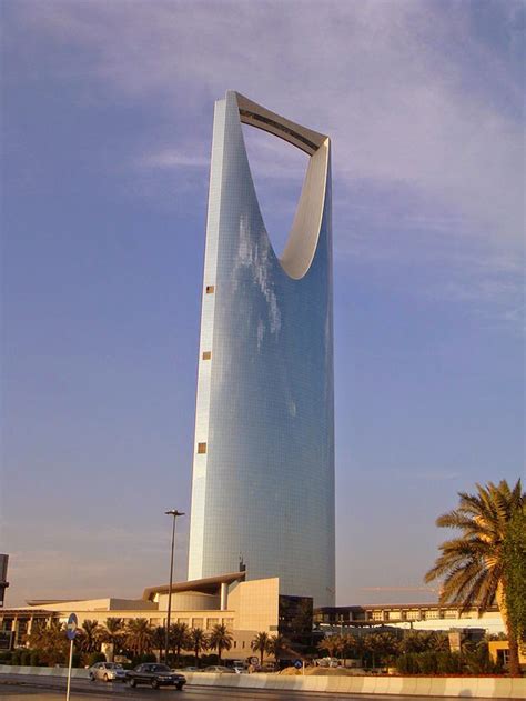 GMarie's Page: Kingdom Tower Sky Bridge, Riyadh Saudi Arabia