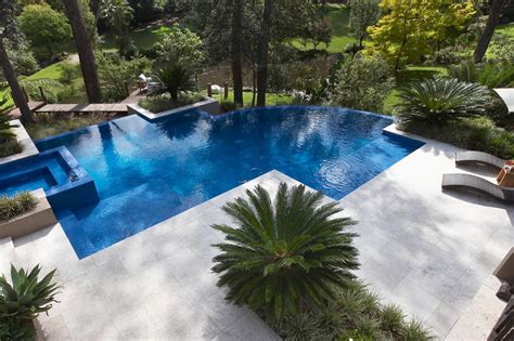 How to build your own pool on a sloped land? - InnoDez