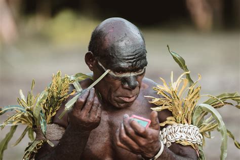 The tribespeople of Papua New Guinea – We love it Wild