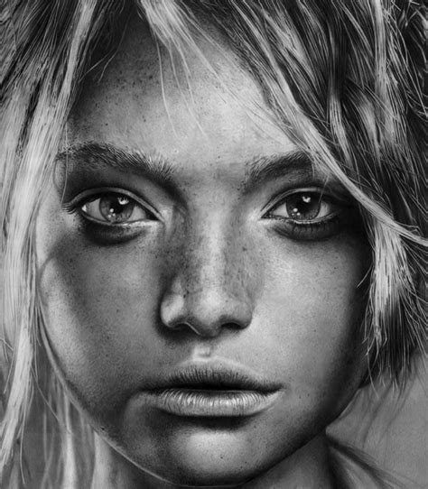 Mesmerizing Hyper-Realistic Pencil Portraits