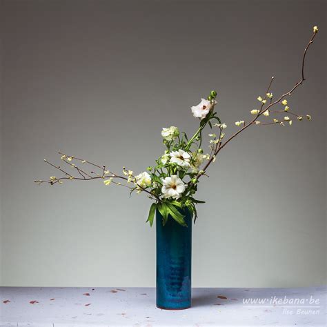 Ikebana with Bulb Flowers | Ikebana.Be