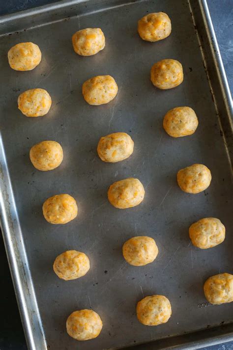 Olive Cheese Balls (Easy Baked Appetizer!)