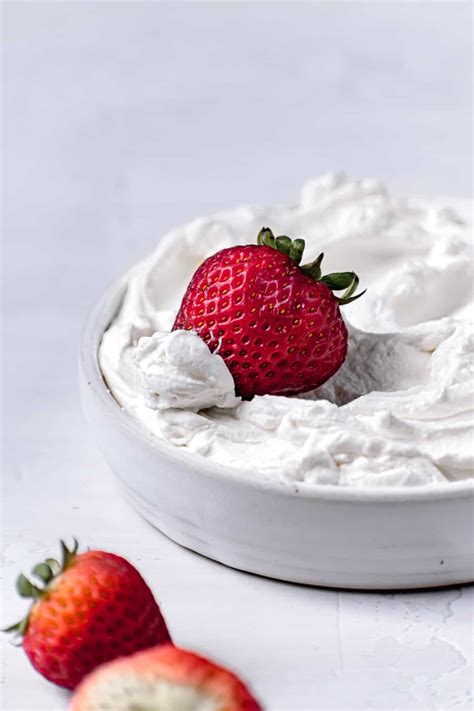 Mascarpone Frosting - Sloane's Table