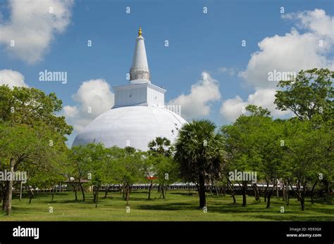 Ruwanwelisaya Stupa, Anuradhapura, Sri Lanka Stock Photo - Alamy