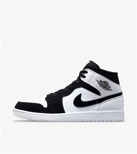 Air Jordan 1 Mid SE 'White and Black' (DH6933-100) Release Date. Nike SNKRS