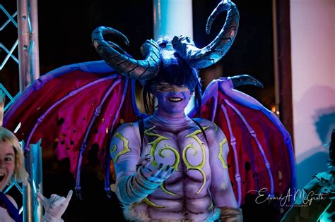 (Pitskitsuy Cosplay) My Illidan Cosplay under all the lights : r/wow