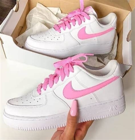 NIKE AIR FORCE 1 Psychic Pink