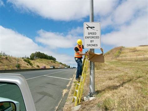 24 Crazy Funny Road Signs | Brain Berries | Page 2