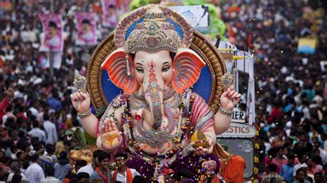 Ganesh Chaturthi Celebration in Mumbai - Famous Festivals of Mumbai