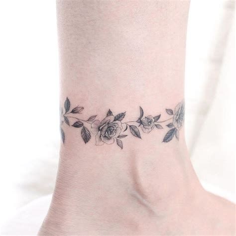 Ankle Band Tattoo, Wrist Bracelet Tattoo, Ankle Tattoo For Girl, Cute Ankle Tattoos, Ankle ...