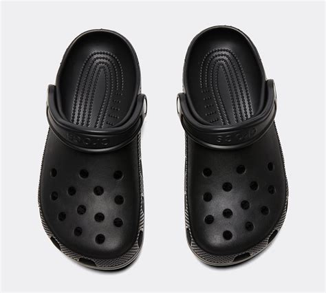 Crocs Junior Classic Clogs - Black | Absolute Home