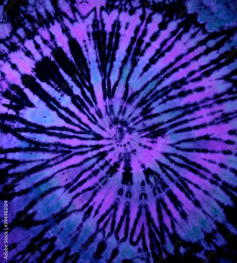 Reverse spiral tie dye in purple blue. Hippie tie-dye pattern texture background wallpaper ...