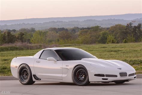 White Chevrolet C5 Z06 Corvette - CCW Classic Wheels