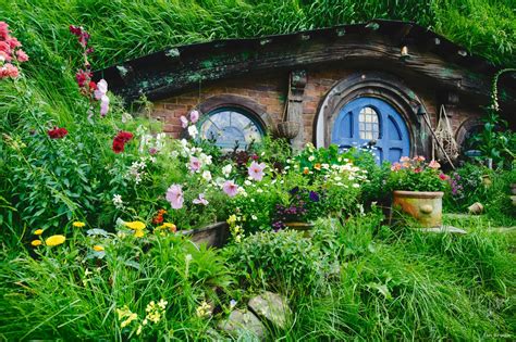 What It's Like to Visit the Real Hobbiton Movie Set in New Zealand ...