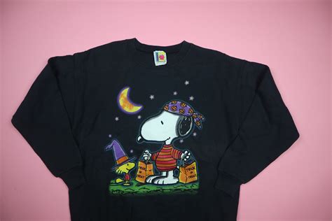 Snoopy & Woodstock in Halloween Costumes vintage Peanuts sweatshirt