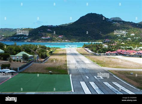 Gustaf iii airport st barts hi-res stock photography and images - Alamy