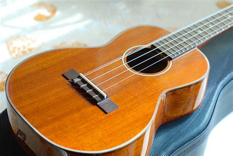 Ohana TK-35G-5 5 string tenor Ukulele REVIEW