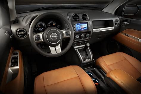 5 Top Interior Features of the Jeep Compass | Kendall Dodge Chrysler Jeep Ram