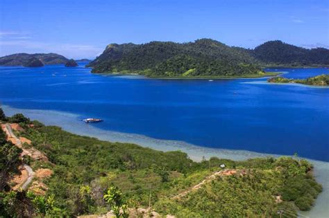 Mandeh islands day tour start Padang - Melampa Indonesia