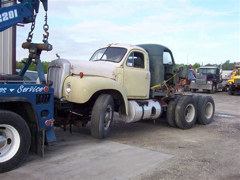 Watt's Mack B61 Restoration Project - BigMackTrucks.com