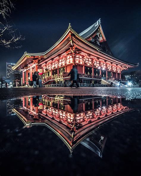 Vibrant Photos Capture the Energy of Tokyo Nightlife