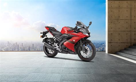 Yamaha R15 V3.0 Price 2021 | Mileage, Specs, Images of R15 V3.0 - carandbike