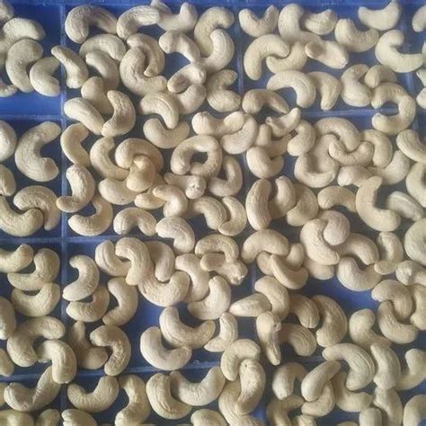 Raw Cashew Kernels, Packaging Size: 10 kg, Grade: W240 at Rs 450/kg in Kolkata