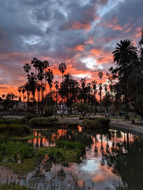 [Pixel 3] Dramatic Sunset at Echo Park Lake [Night Sight + Snapseed ...