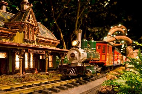 All Aboard the New York Botanical Garden's Holiday Train Show | New York State Destinations ...