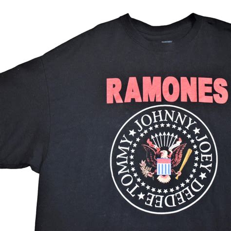 Ramones Classic Band Graphic T-Shirt This shirt is... - Depop