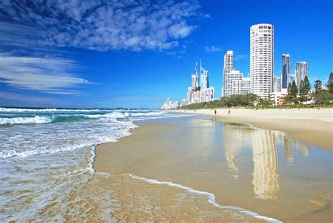 Major Gold Coast beaches closed to all visitors from tonight - 2GB