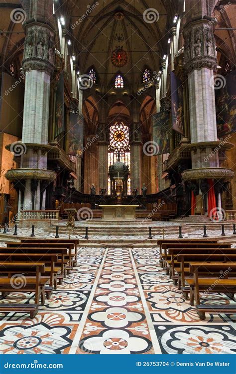 Milan Cathedral interior editorial stock image. Image of background - 26753704