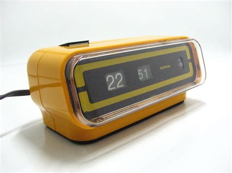 SIEMENS Electronic Alarm Clock / Vintage ORANGE / Made in Germany / Retro Table Clock 70's ...