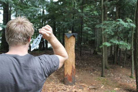 How to Throw Throwing Knives : 7 Steps (with Pictures) - Instructables