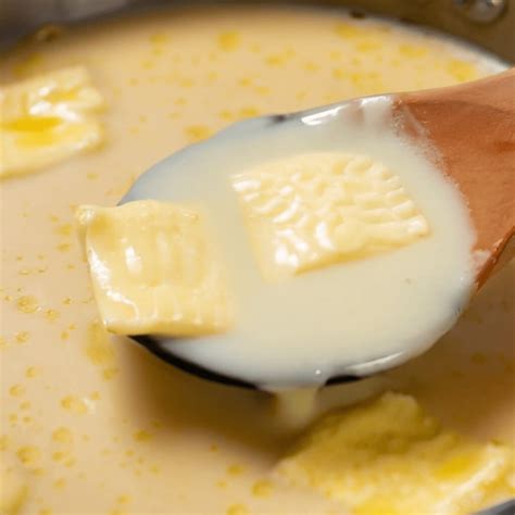 25-Minutes Wisconsin Cheese Soup Recipe (Comforting Meal) - Soup Chick